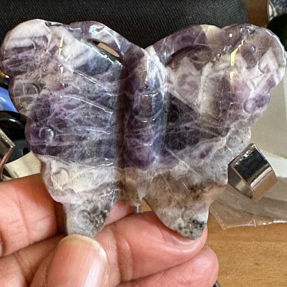 Amethyst Butterfly Figurine - Picture 2 of 4